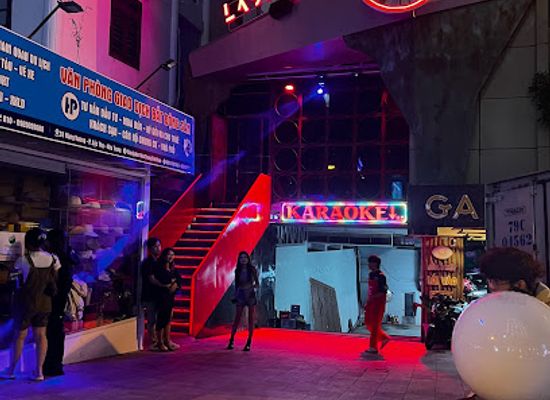 vietnam/nha-trang/nha-trang-cathedral/bar/last-call-nha-trang