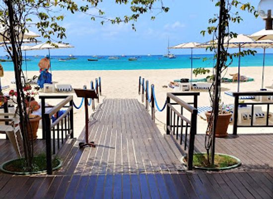 cabo-verde/santa-maria-beach/bar/morabeza-beach-club