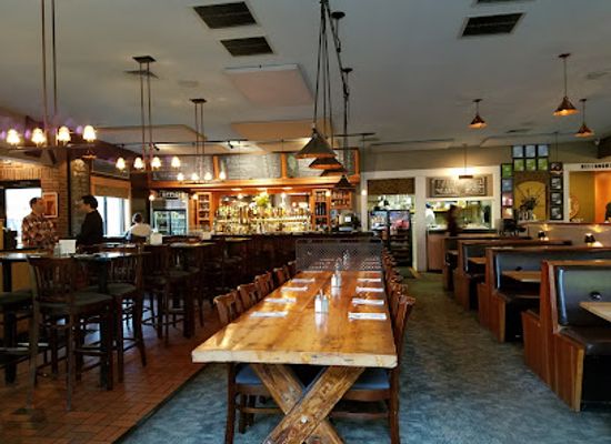 vermont/lake-champlain/bar/farmhouse-tap-grill-vermont