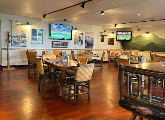 montana/flathead-lake/bar/riley-s-at-mountain-lake-lodge