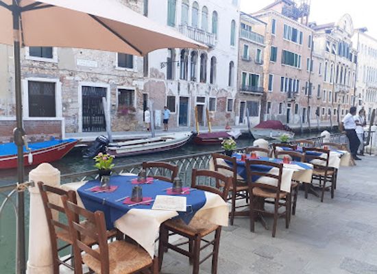 italy/venice/bar/bacareto-da-lele
