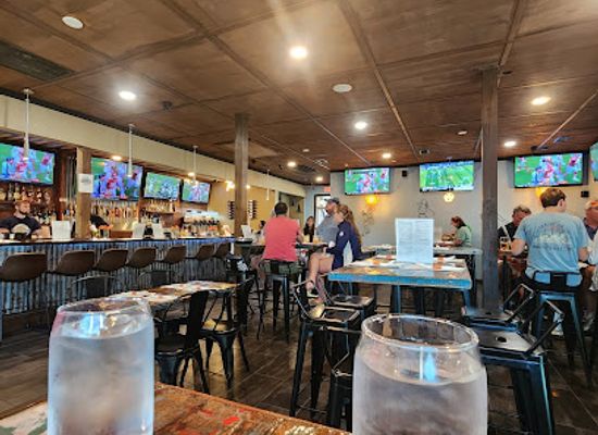 alabama/tuskegee-national-forest/bar/tavern-on-the-traxs
