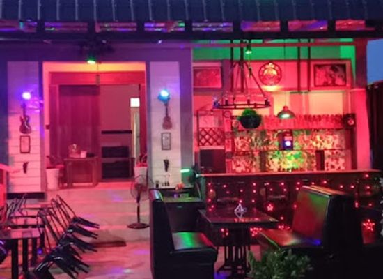 cambodia/kep/bar/chez-pierre-blues-club