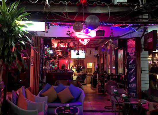 thailand/hua-hin/plearn-wan/bar/nice-and-easy-bar