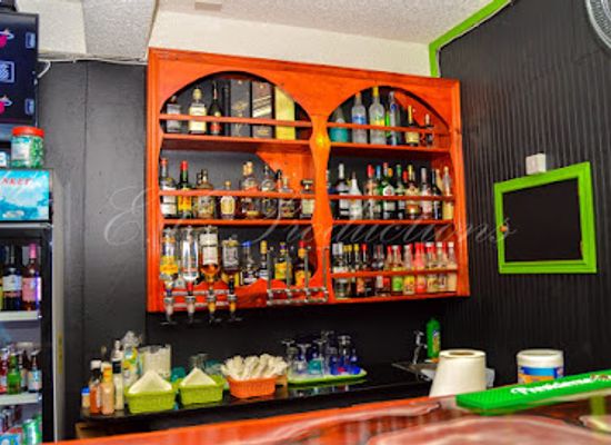 dominica/saint-andrew/bar/laux-sports-bar
