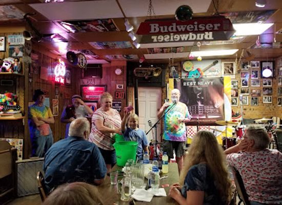 iowa/little-switzerland/bar/byron-s