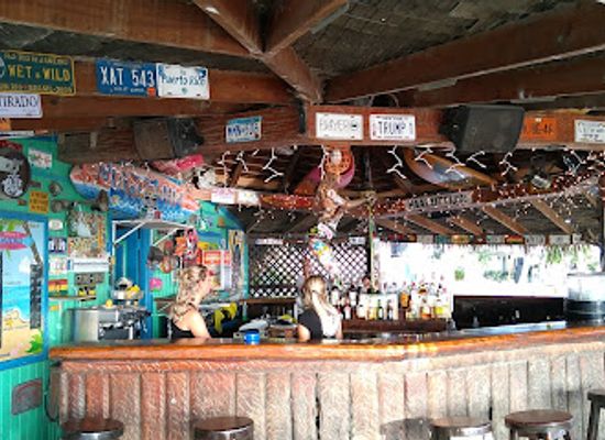 curacao/caracas-bay/bar/wet-wild-beach-club