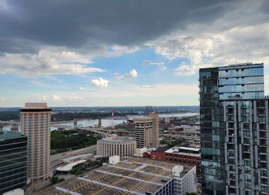 missouri/missouri-river-valley/bar/360-rooftop-bar