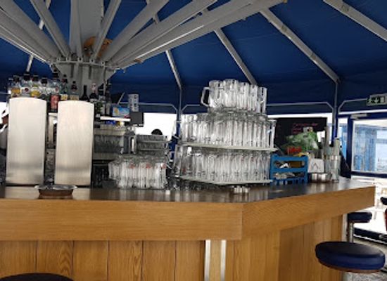 austria/kaprun/bar/parasol-apres-sky