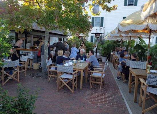 massachusetts/martha-s-vineyard/bar/pelican-club