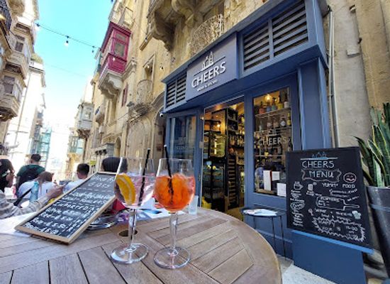malta/marsamxett-harbour/bar/cheers