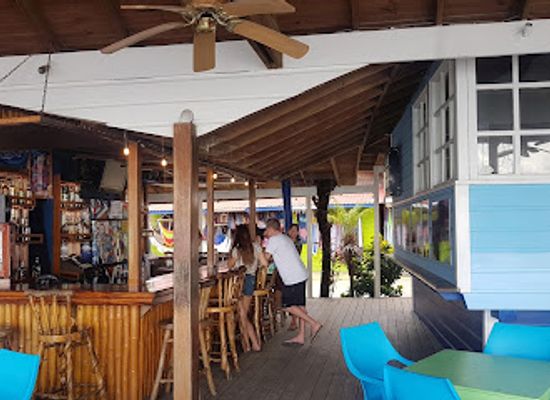 honduras/roatan/bar/blue-marlin