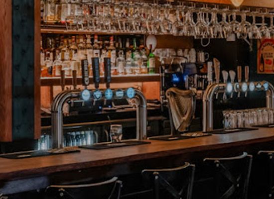 netherlands/the-hague/bar/sixpence