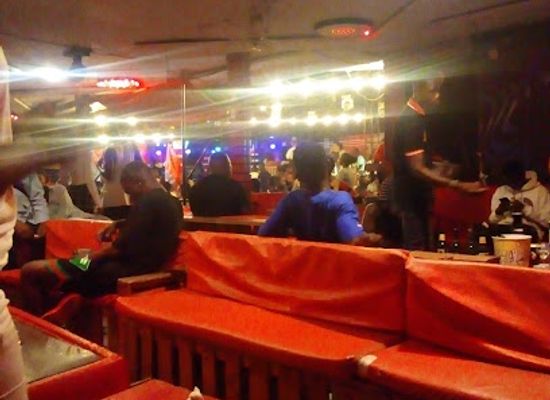 cote-d-ivoire/montagnes/bar/maquis-moulin-rouge