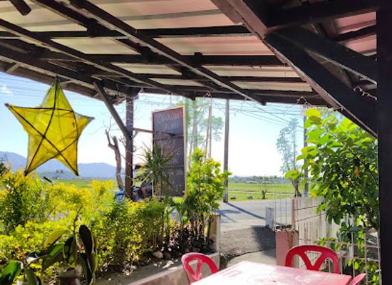 philippines/ilocos-norte/pagudpud/bar/bergblick-restaurant