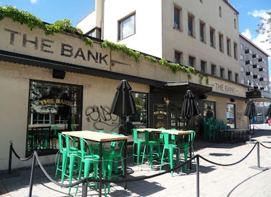 finland/repovesi-national-park/bar/the-bank-drinks-music
