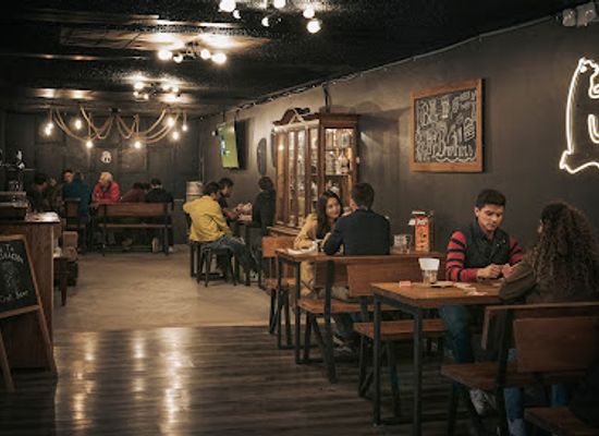 ecuador/chimborazo-region/bar/bear-brothers-gastropub