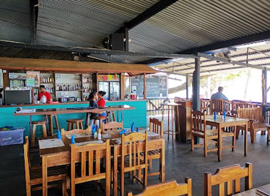 timor-leste/jaco-island/bar/castaway-bar-and-restaurant