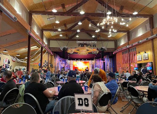 utah/bryce-canyon-city/bar/ebenezer-s-barn-and-grill-dinner-show