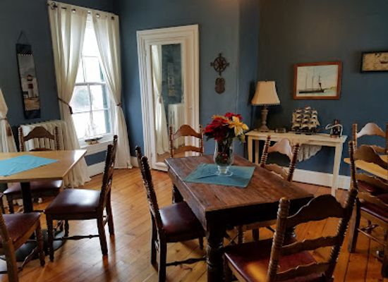 delaware/bombay-hook-national-wildlife-refuge/bar/grey-fox-grille-and-public-house