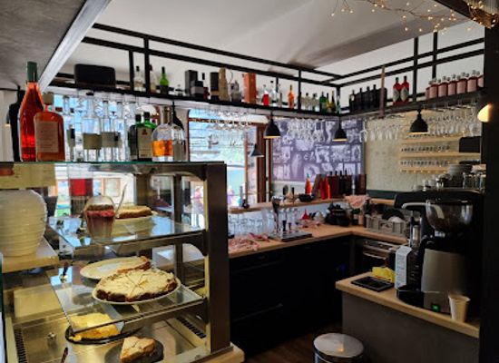 austria/hallstatt/bar/simple-169
