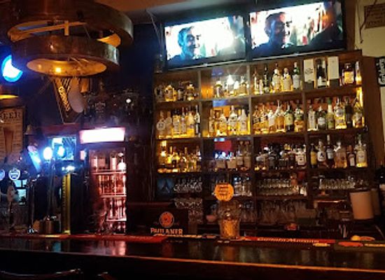 israel/judea/bar/mike-s-place