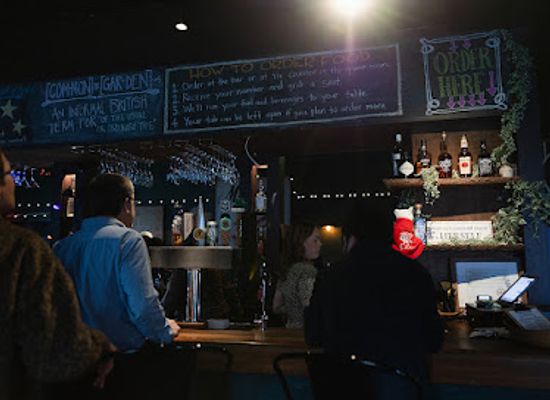 connecticut/housatonic-valley/bar/common-or-garden-pub
