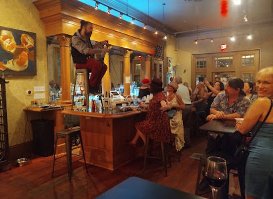louisiana/chenier-plain/bar/madame-vic-s