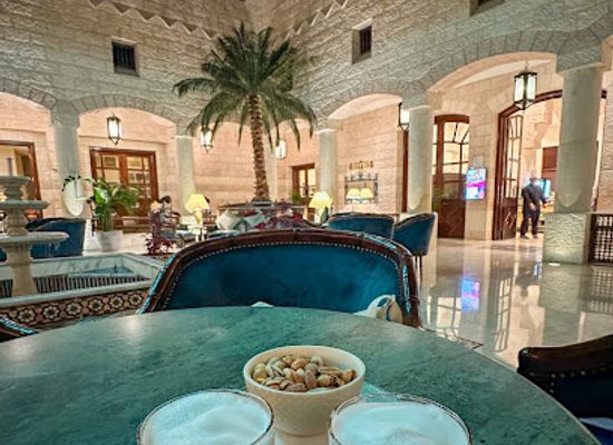 jordan/petra/petra-archaeological-park/bar/al-multaqa-lobby-lounge