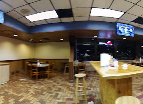 illinois/northeastern-illinois/bar/q-s-place-chicken-burger-lounge