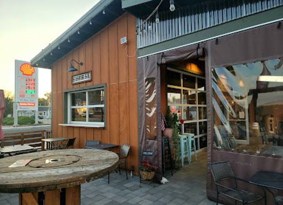oregon/crook-county/bar/corral-tap-room-food-carts