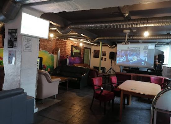 finland/tampere/tampella/bar/save-file-pelaajan-olohuone