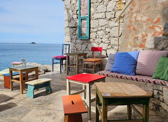 croatia/rovinj/bar/mediterraneo-cocktail-bar