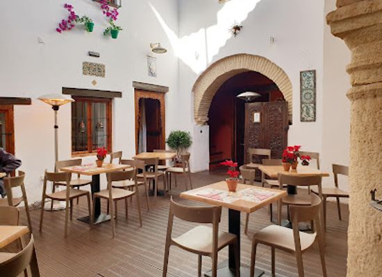 spain/cordoba/san-basilio/bar/luar-nos-patios