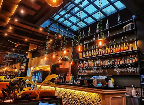 singapore/chinatown/telok-ayer/bar/napoleon-wine-bistro