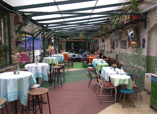 hungary/kapos-valley/bar/szimpla-kert