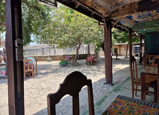 tanzania/stone-town/darajani-market/bar/vivi-cafe