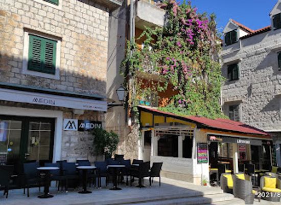 croatia/makarska/bar/caffe-bar-smile