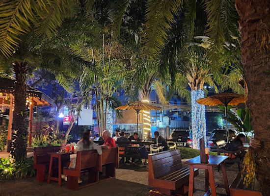 myanmar-burma/chin-hills/bar/white-cottage-restaurant-beer-garden