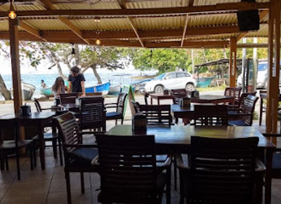 costa-rica/caribbean-coast/bar/chile-rojo