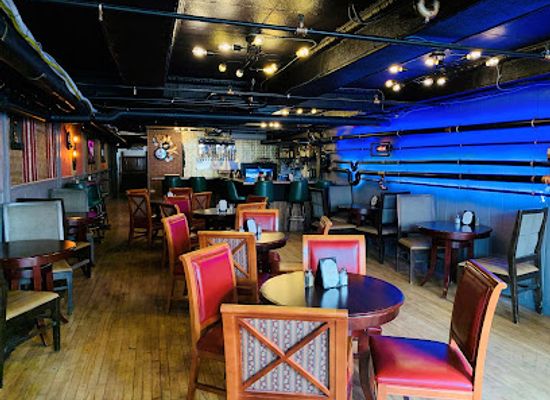 maine/somerset-county/bar/lion-s-den-tavern