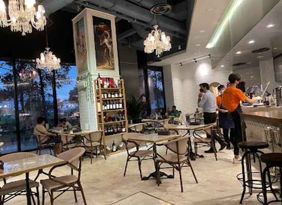 singapore/bukit-batok/bar/spruce