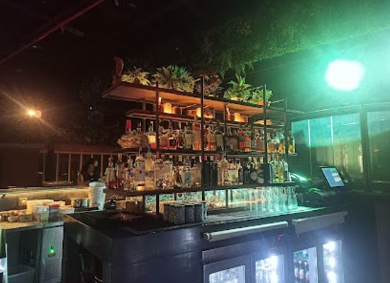 indonesia/surabaya/bar/cloud-22-rooftop-bar