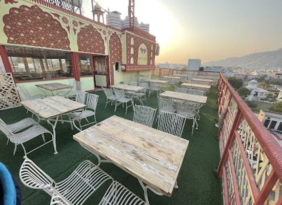 india/jaipur/hawa-mahal/bar/hawk-view-restaurant-bar