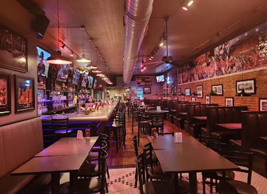oklahoma/black-mesa-state-park/bar/louie-s-grill-bar
