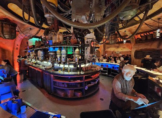 california/anaheim/downtown-disney-district/bar/oga-s-cantina-at-the-disneyland-resort