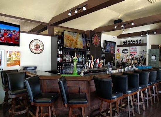 canada/northern-ontario/bar/the-crown-and-beaver-pub