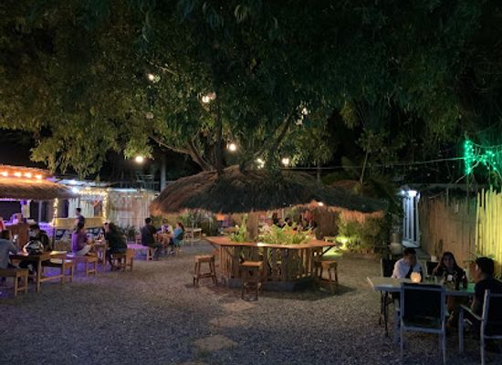 philippines/anawangin-cove/bar/smokes-and-bottles-bar-and-grill