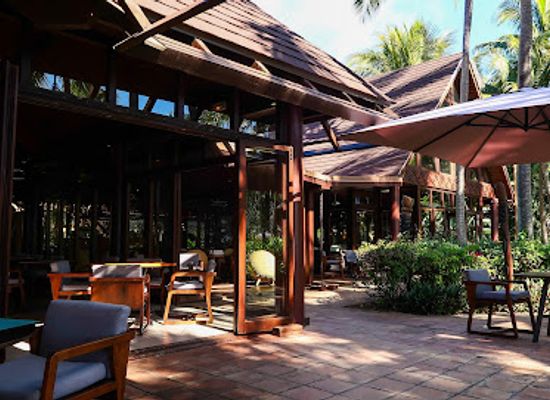 new-caledonia/ile-des-pins/bar/la-pirogue