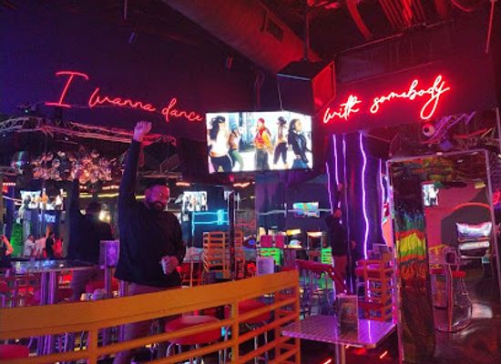 texas/south-texas/bar/be-kind-rewind